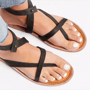 FREE PEOPLE BLACK LANDINGS ASYMMETRICAL SANDAL